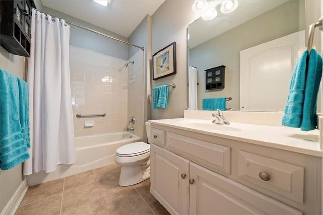 1348 SW Heartwood Drive, Lee's Summit, MO 64081