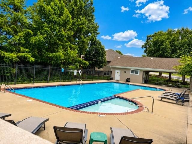 1348 SW Heartwood Drive, Lee's Summit, MO 64081