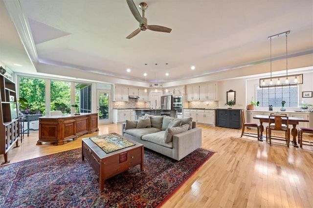 1348 SW Heartwood Drive, Lee's Summit, MO 64081
