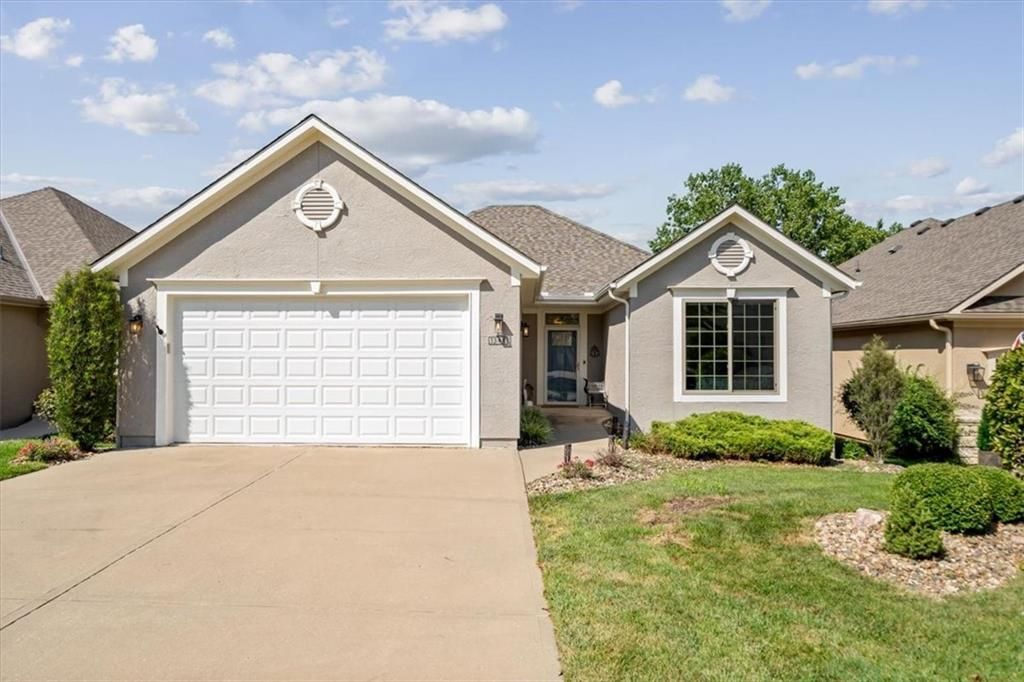 1348 SW Heartwood Drive, Lee's Summit, MO 64081