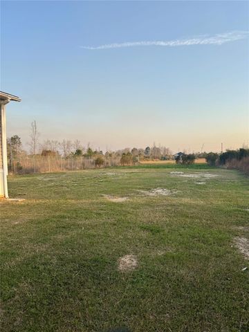 87 Road 5132, Cleveland, TX 77327