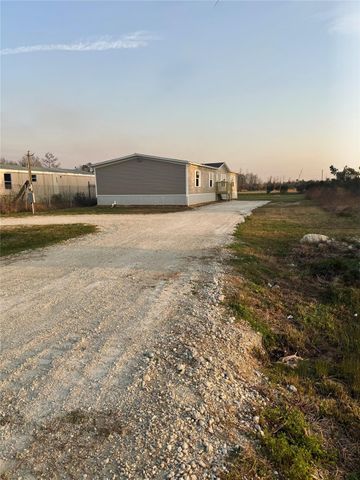87 Road 5132, Cleveland, TX 77327