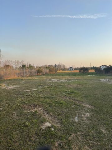 87 Road 5132, Cleveland, TX 77327