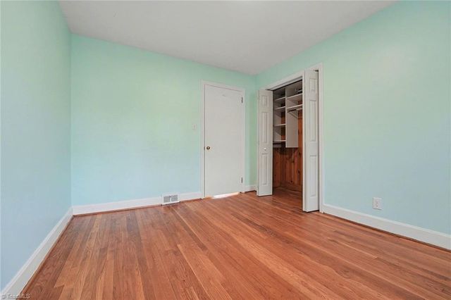 2229 Cherokee Lane, Winston-salem, NC 27103