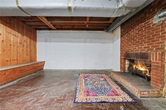 2229 Cherokee Lane, Winston-salem, NC 27103