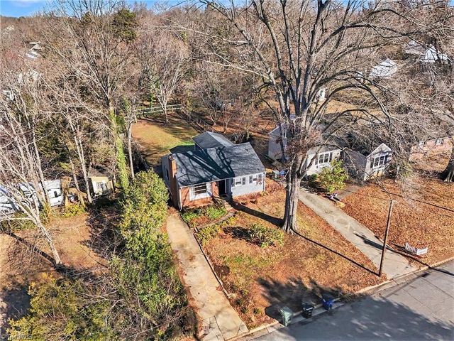 2229 Cherokee Lane, Winston-salem, NC 27103