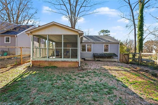 2229 Cherokee Lane, Winston-salem, NC 27103