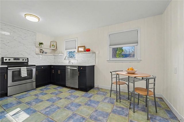 2229 Cherokee Lane, Winston-salem, NC 27103