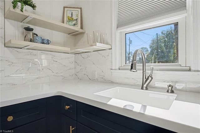 2229 Cherokee Lane, Winston-salem, NC 27103