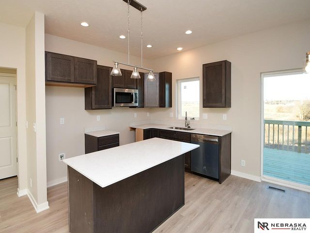 1724 Morgan Drive, Nebraska City, NE 68410