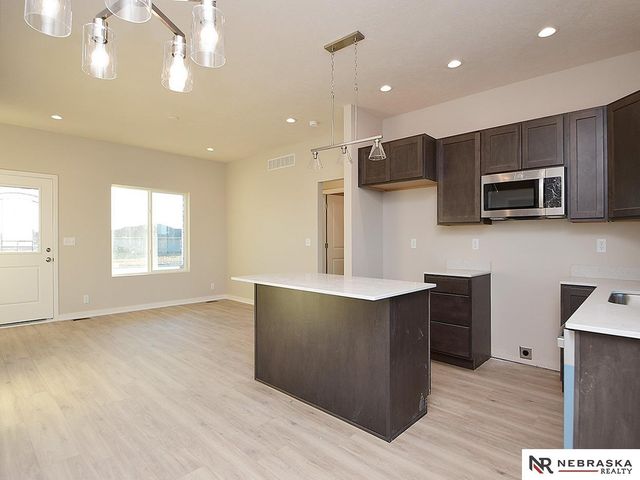 1724 Morgan Drive, Nebraska City, NE 68410