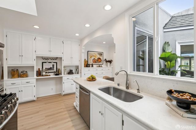 1727 31st Avenue, San Francisco, CA 94122