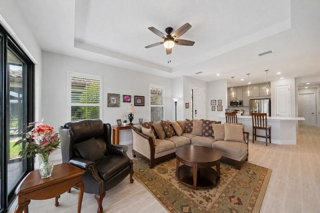 6066 MESA GLEN, Bradenton, FL 34203