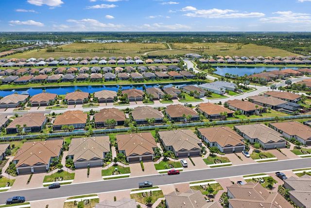 6066 MESA GLEN, Bradenton, FL 34203