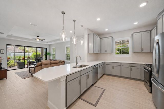 6066 MESA GLEN, Bradenton, FL 34203