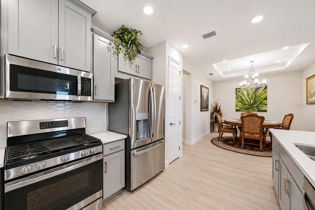 6066 MESA GLEN, Bradenton, FL 34203