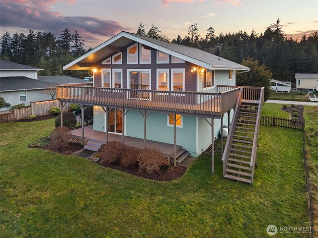 138 Sunrise Avenue SE, Ocean Shores, WA 98569