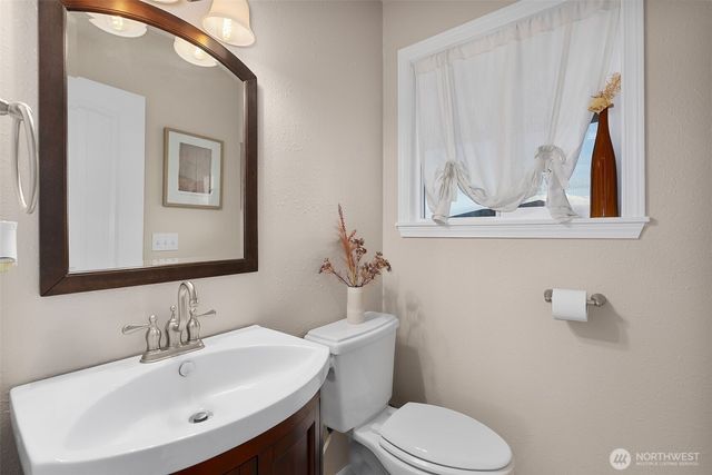 138 Sunrise Avenue SE, Ocean Shores, WA 98569