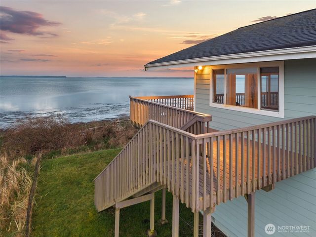 138 Sunrise Avenue SE, Ocean Shores, WA 98569