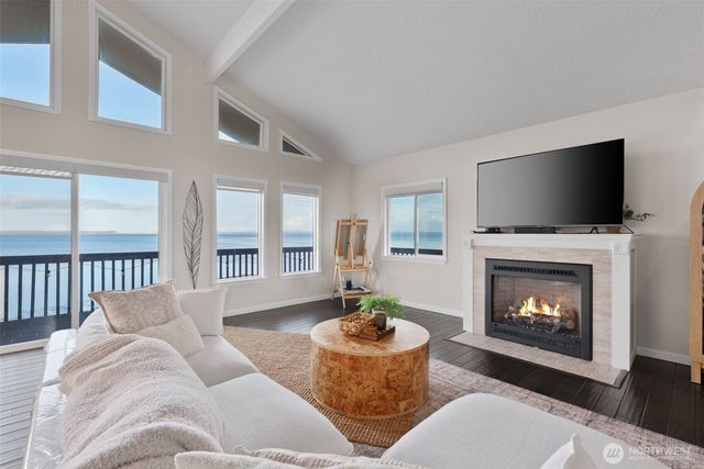 138 Sunrise Avenue SE, Ocean Shores, WA 98569