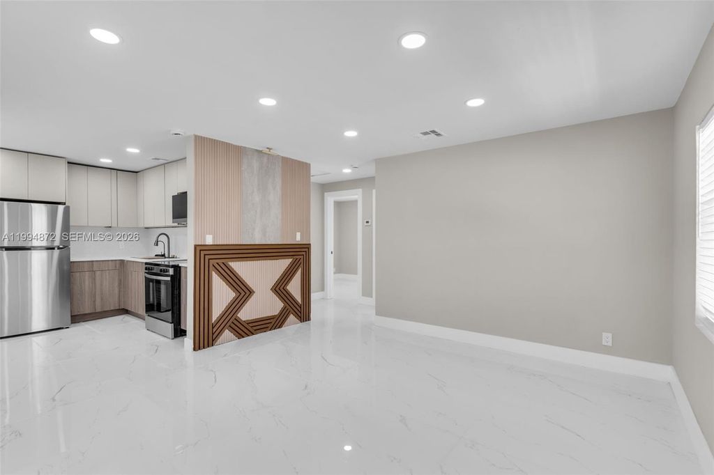 1660 W 26th Street, Riviera Beach, FL 33404