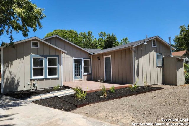 2530 W MISTLETOE AVE, San Antonio, TX 78228