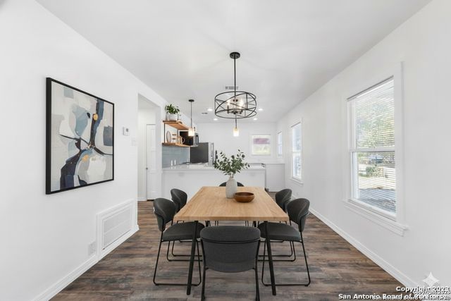 2530 W MISTLETOE AVE, San Antonio, TX 78228