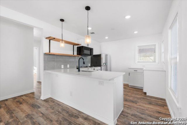 2530 W MISTLETOE AVE, San Antonio, TX 78228