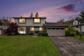 2964 Walmsley Circle Drive, Orion Charter Township, MI 48360
