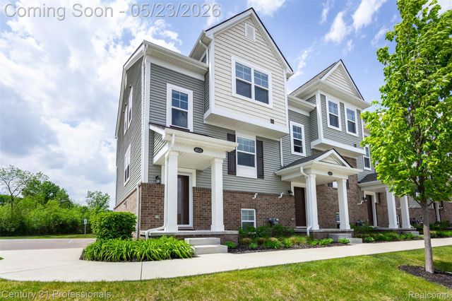 4918 TREESIDE Lane 27, Troy, MI 48098