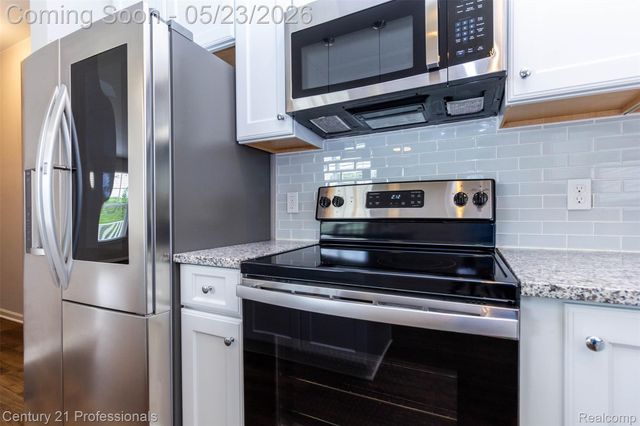 4918 TREESIDE Lane 27, Troy, MI 48098