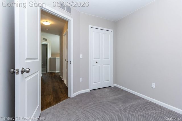 4918 TREESIDE Lane 27, Troy, MI 48098