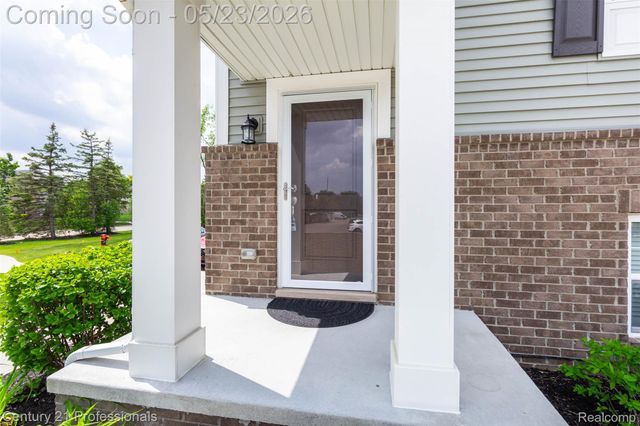 4918 TREESIDE Lane 27, Troy, MI 48098