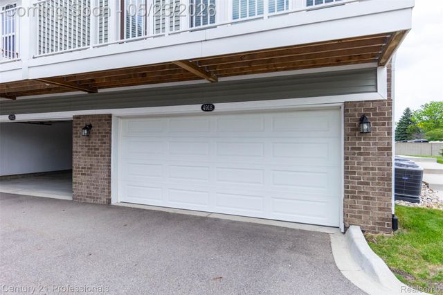 4918 TREESIDE Lane 27, Troy, MI 48098