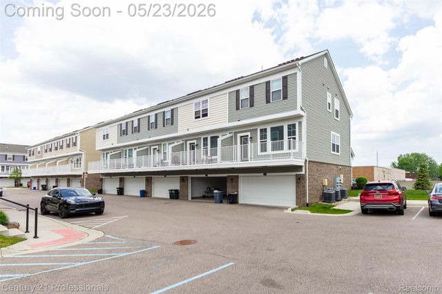 4918 TREESIDE Lane 27, Troy, MI 48098