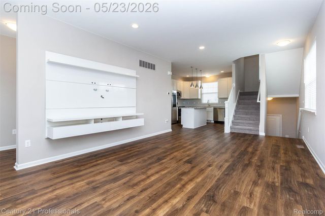 4918 TREESIDE Lane 27, Troy, MI 48098
