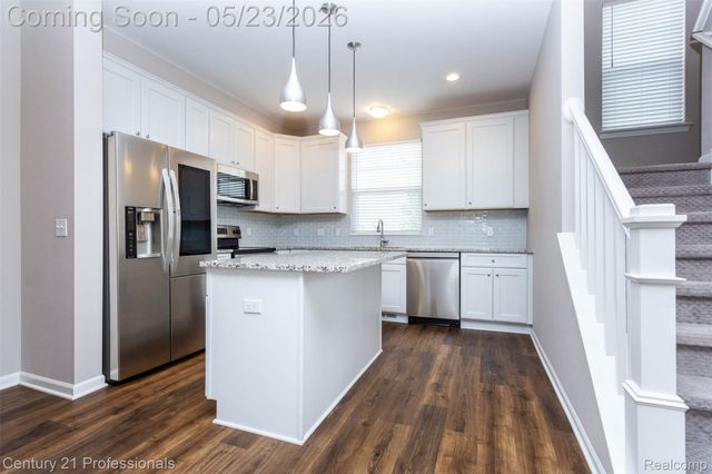 4918 TREESIDE Lane 27, Troy, MI 48098