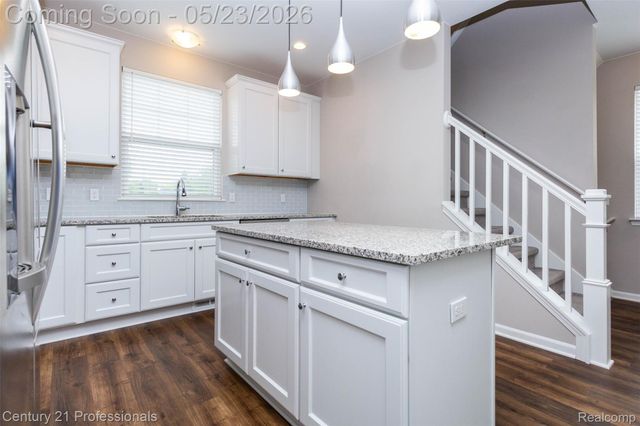 4918 TREESIDE Lane 27, Troy, MI 48098