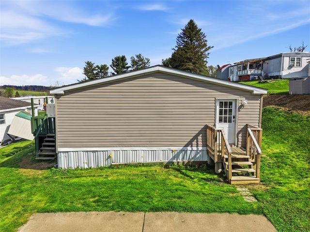 3 Cara Dr, Amwell, PA 15301
