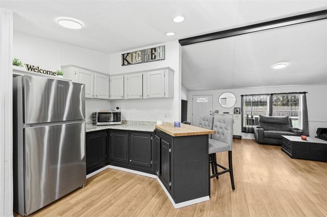 3 Cara Dr, Amwell, PA 15301