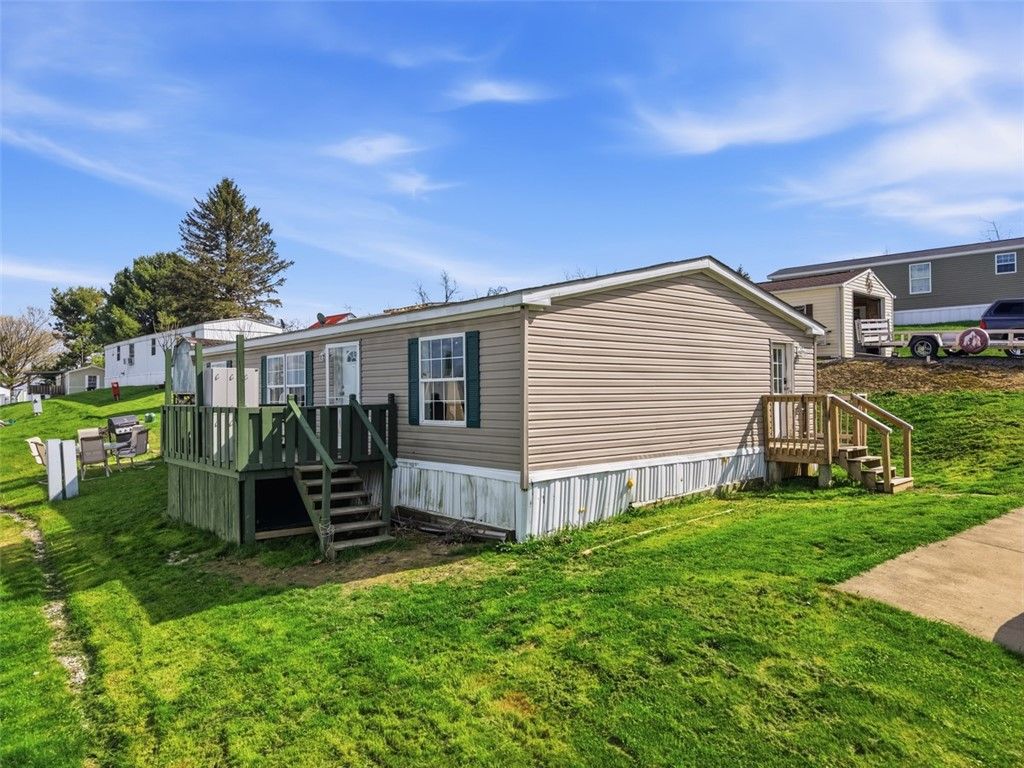 3 Cara Dr, Amwell, PA 15301