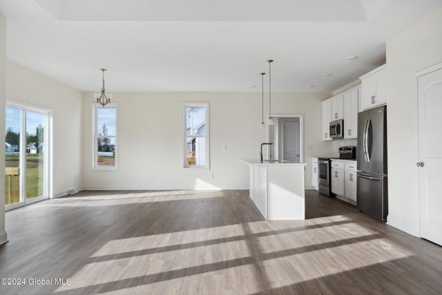 10 Brookhaven Court, Wilton, NY 12866