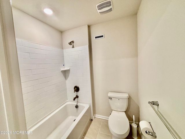 4 Victoria Gardens Square, Neptune Township, NJ 07753
