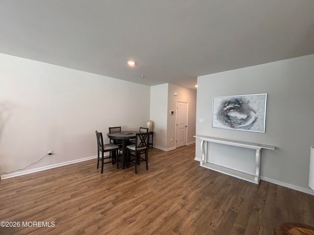 4 Victoria Gardens Square, Neptune Township, NJ 07753