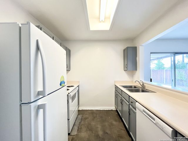 2411 Westgard Pass, San Antonio, TX 78245