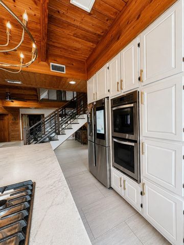 2405 Carriage Lamp Lane, Conroe, TX 77384
