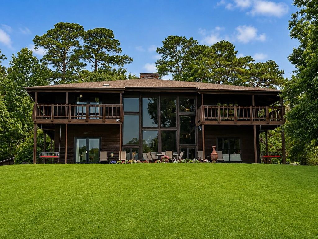 2405 Carriage Lamp Lane, Conroe, TX 77384
