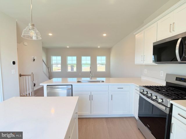 136 SWANSONG PL, Winchester, VA 22603