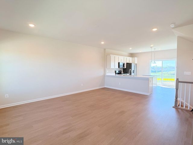 136 SWANSONG PL, Winchester, VA 22603