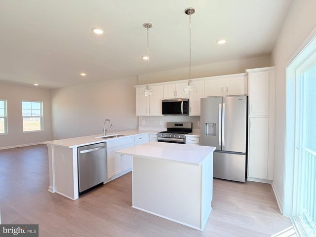 136 SWANSONG PL, Winchester, VA 22603